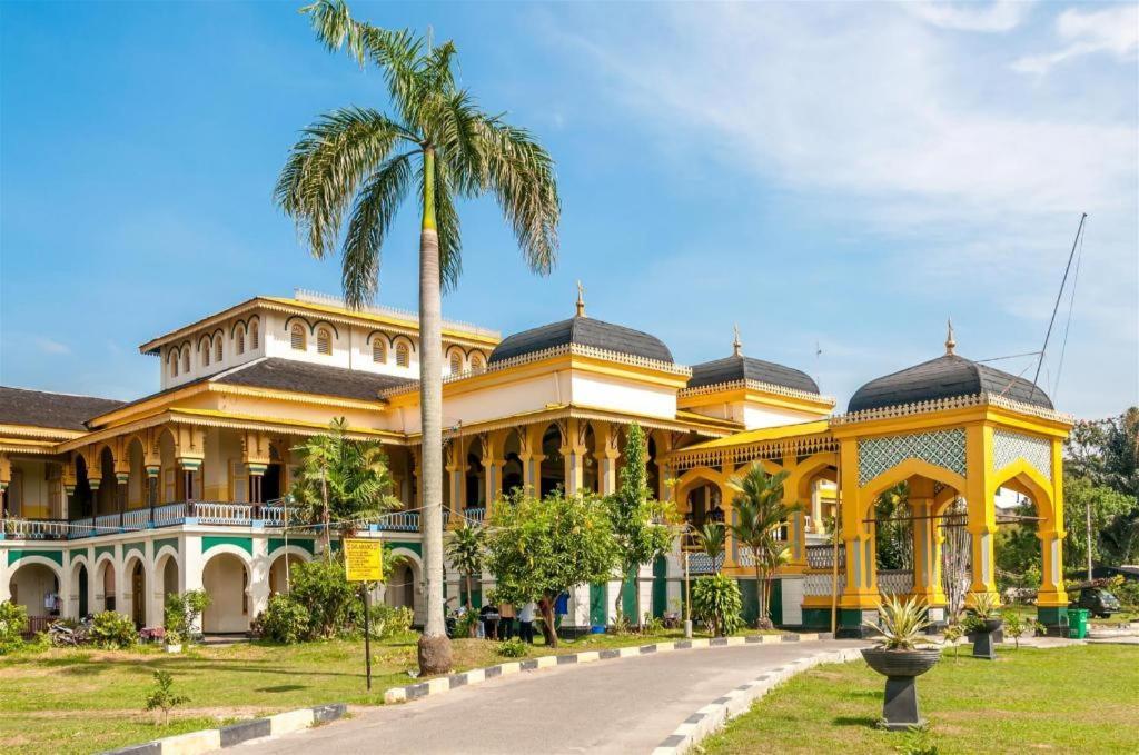 The Sulthan Darussalam Medan Hotel Bagian luar foto